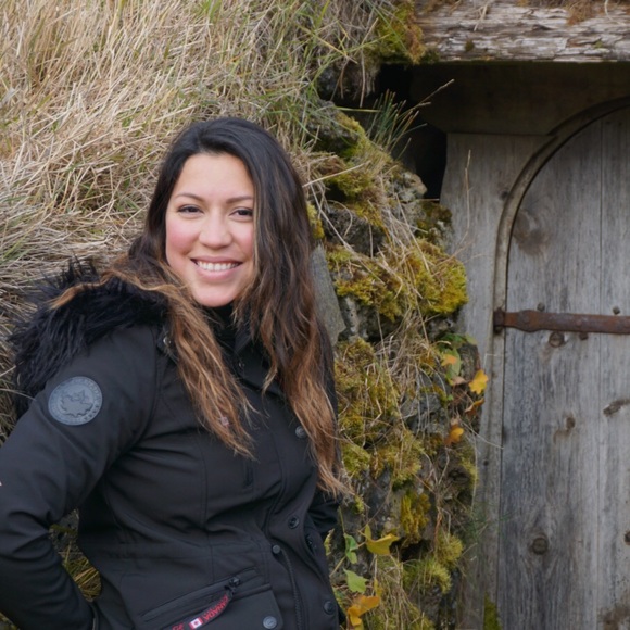 Meet your Posher, Catalina - Picture 1 of 6